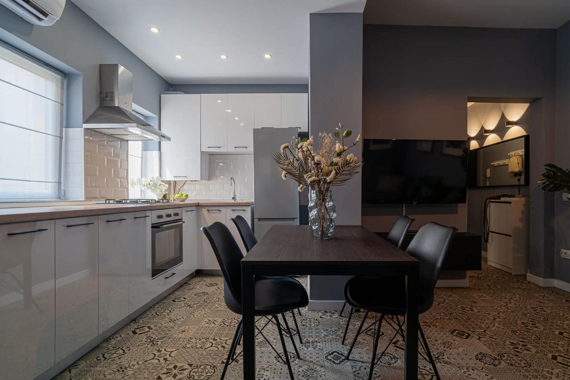 Chic Black & White 2Br Retreat On Dambovitei بوخارست المظهر الخارجي الصورة