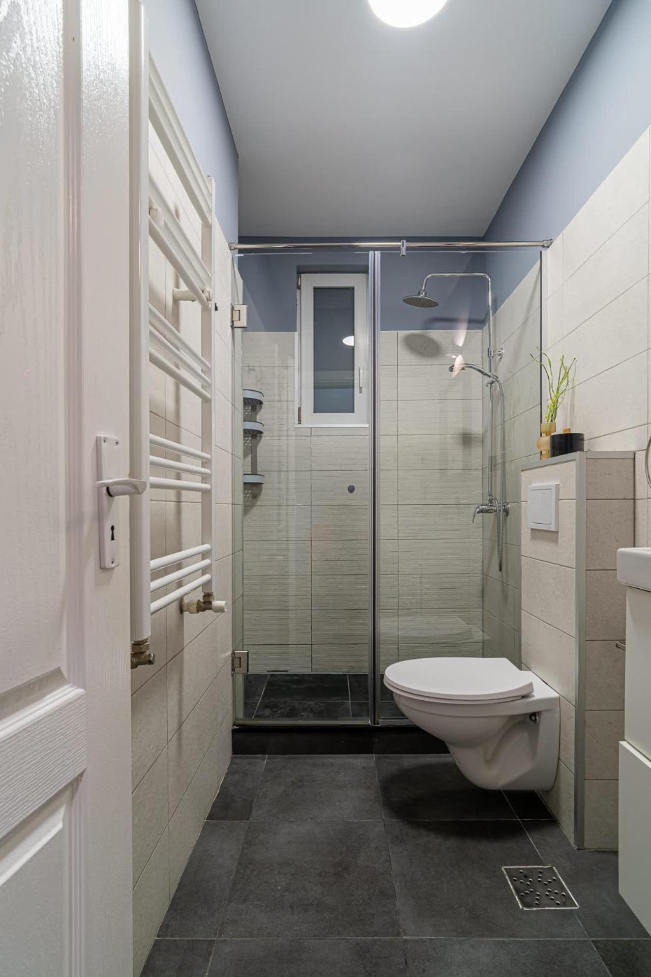 Chic Black & White 2Br Retreat On Dambovitei بوخارست المظهر الخارجي الصورة