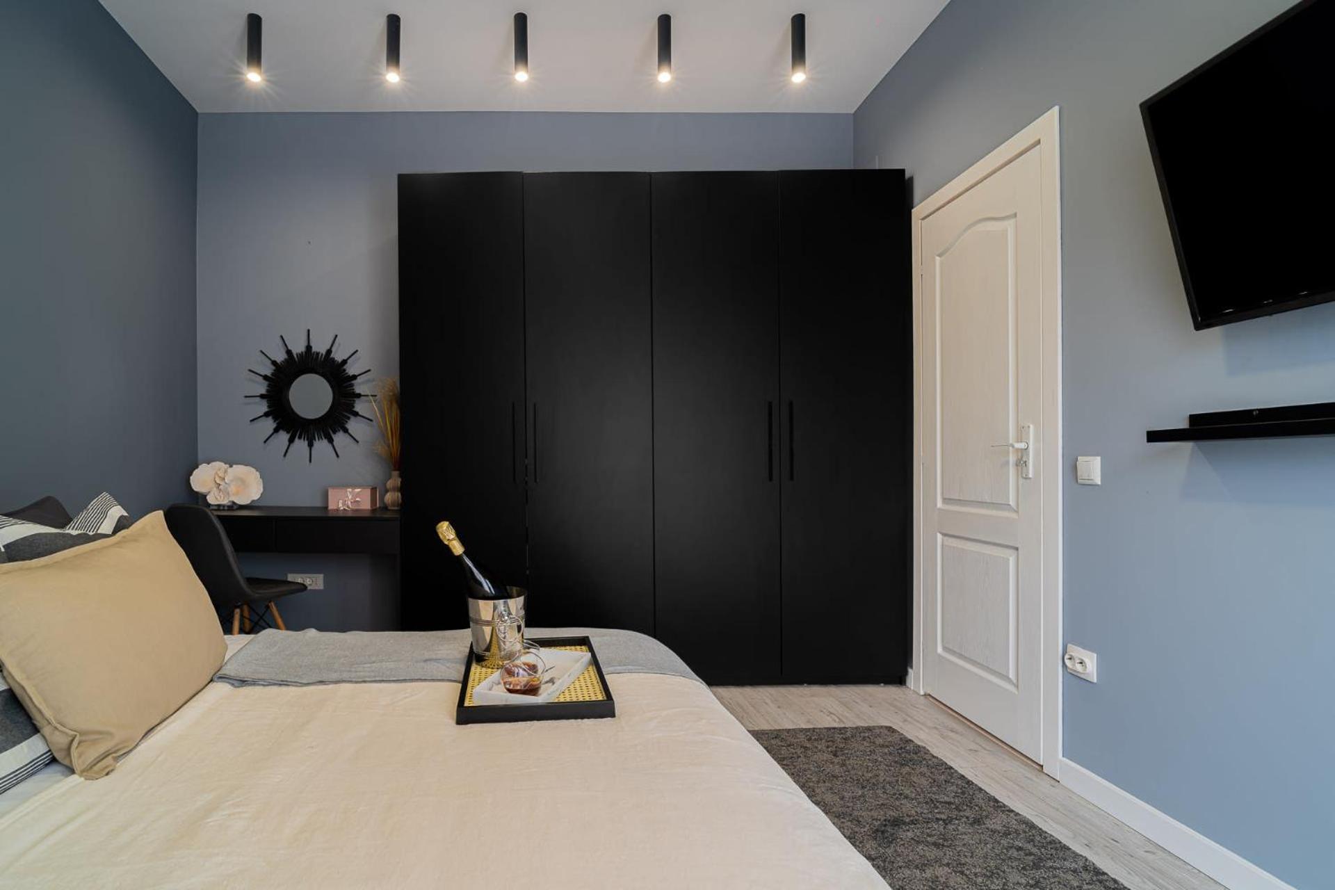 Chic Black & White 2Br Retreat On Dambovitei بوخارست المظهر الخارجي الصورة