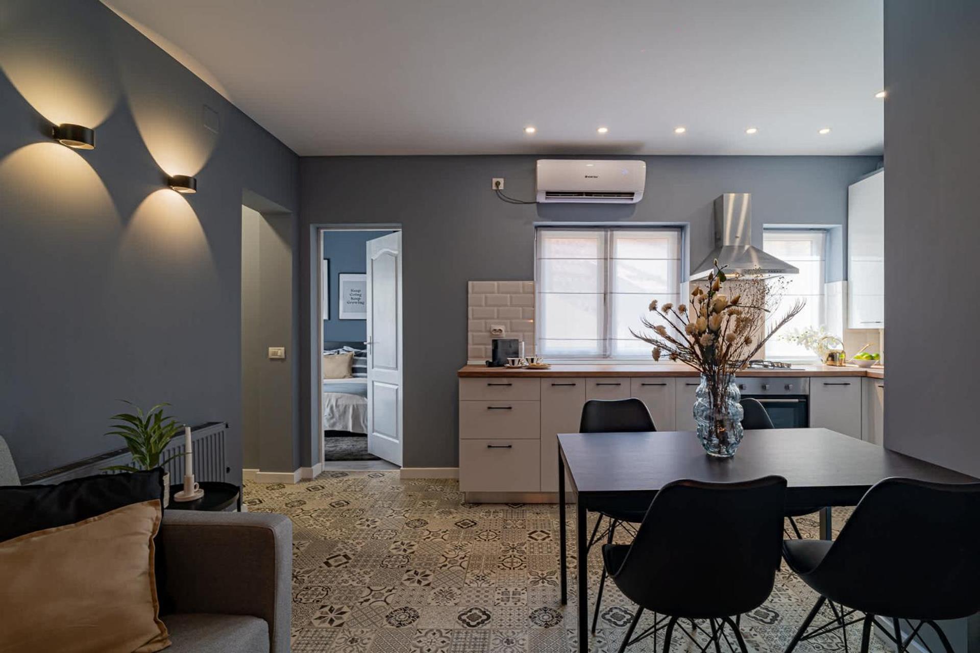 Chic Black & White 2Br Retreat On Dambovitei بوخارست المظهر الخارجي الصورة